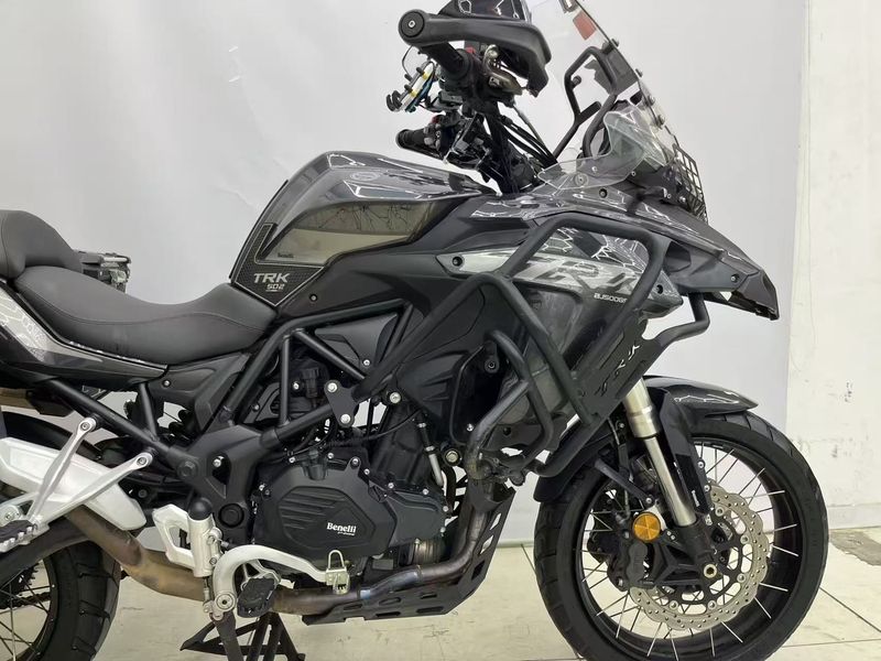二手贝纳利金鹏 TRK502