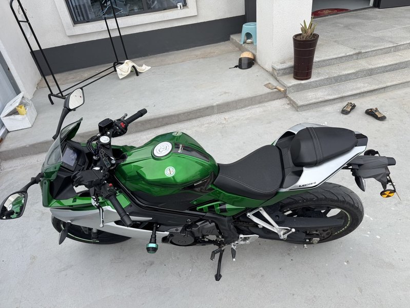二手贝纳利龙卷风 Tornado 252R
