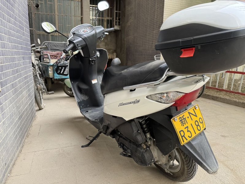 二手豪爵铃木UR110T