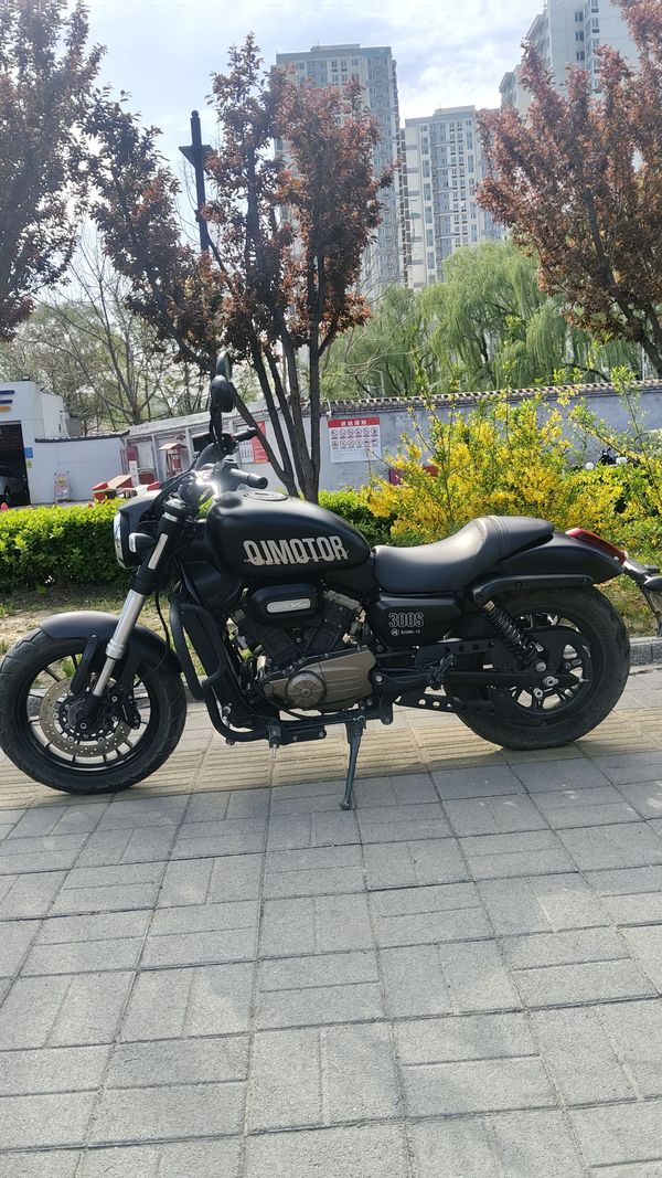 二手QJMOTOR闪300