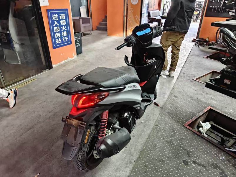 二手比亚乔Medley 150