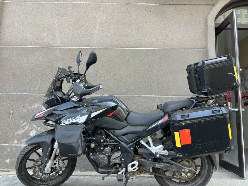 二手贝纳利金鹏 TRK251