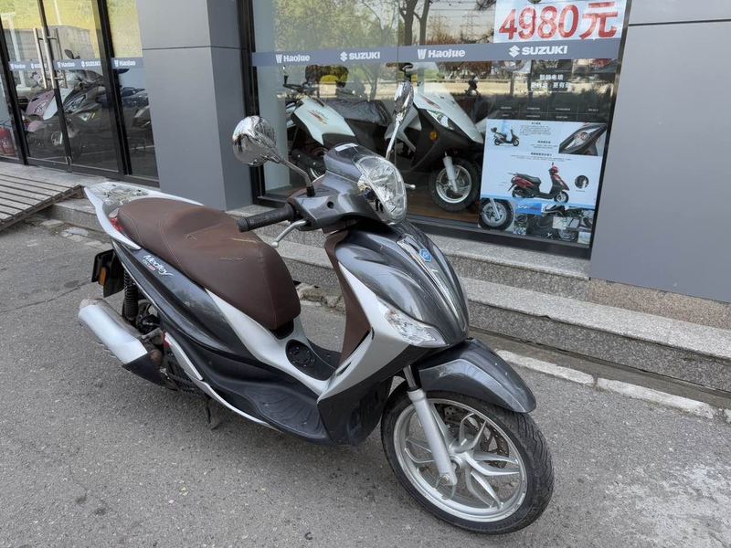 二手比亚乔Medley 150