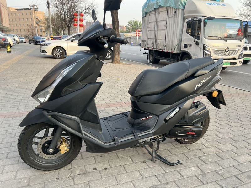 二手五羊本田NX125