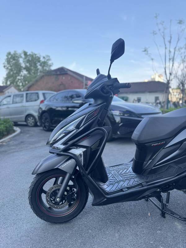 二手新大洲本田裂行 RX125Fi