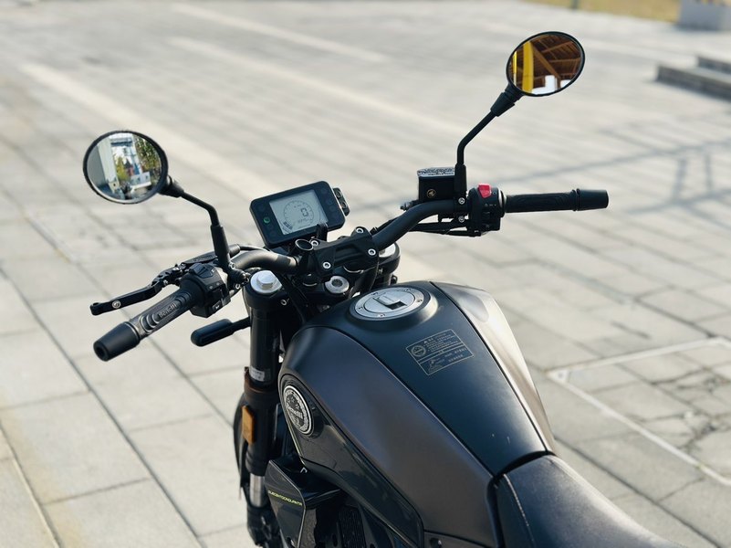 二手贝纳利幼狮 Leoncino 250