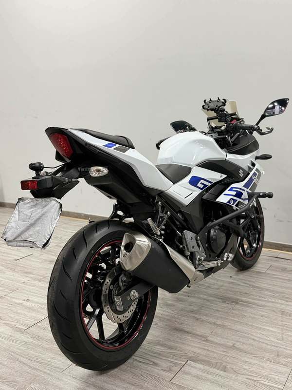 二手豪爵铃木GSX250R