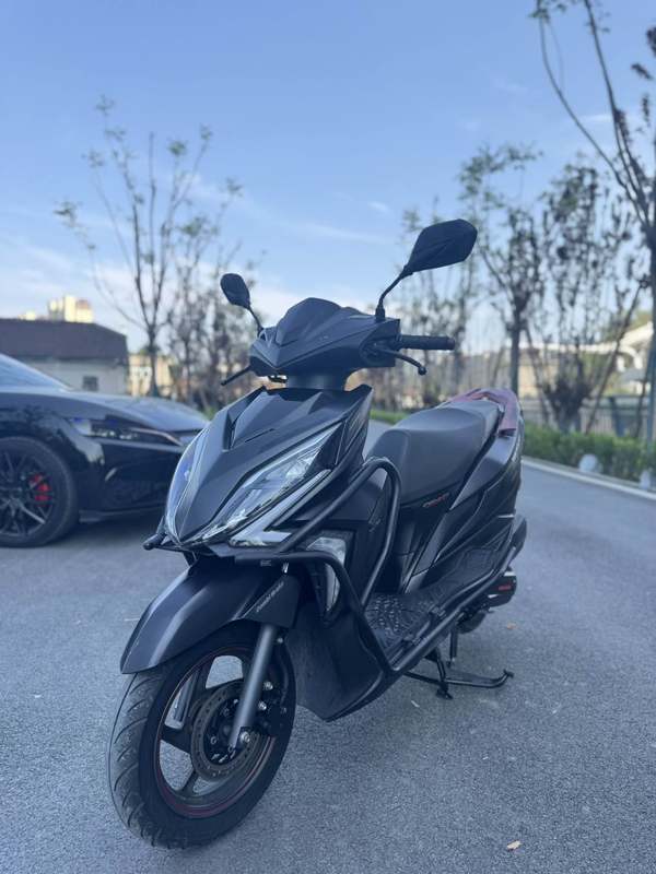 二手新大洲本田裂行 RX125Fi