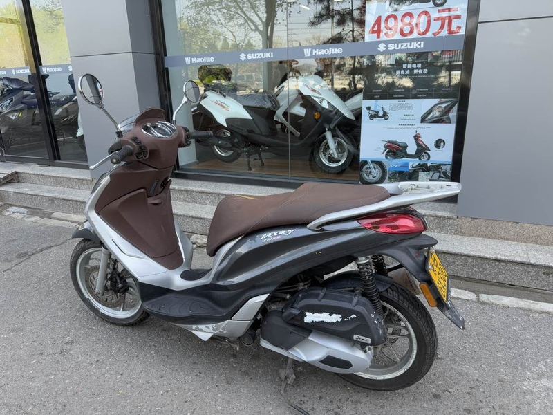 二手比亚乔Medley 150