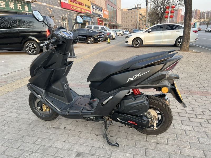 二手五羊本田NX125