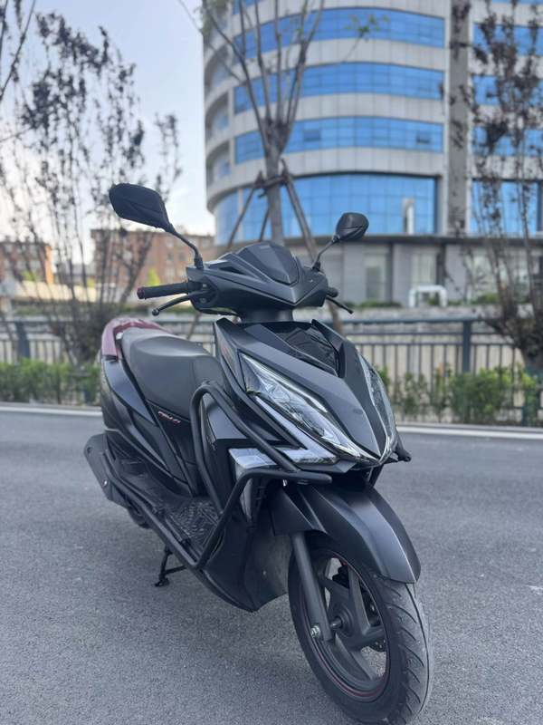 二手新大洲本田裂行 RX125Fi