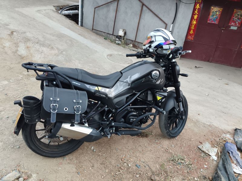 二手贝纳利幼狮 Leoncino 250