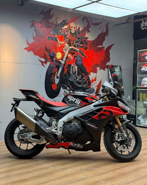 二手阿普利亚RSV4