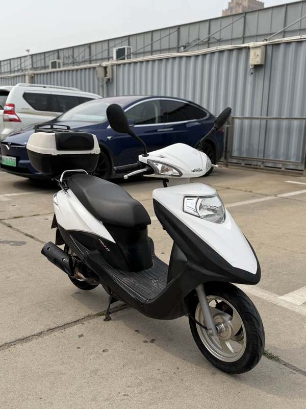 二手五羊本田SCR 喜鲨125