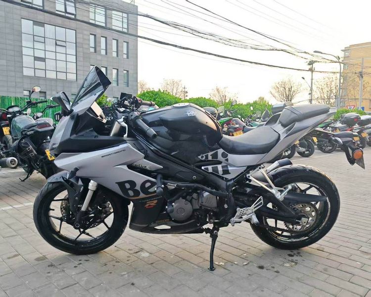 二手贝纳利龙卷风 Tornado 252R