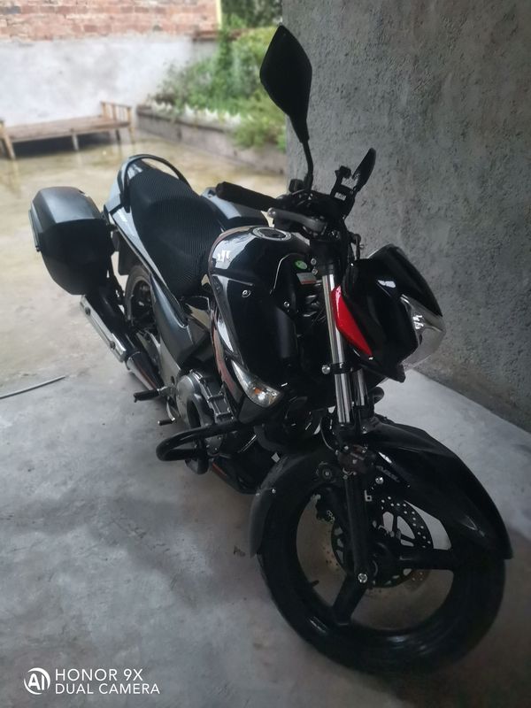 二手豪爵铃木骊驰 GW250