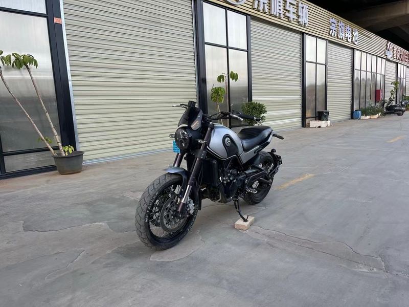 二手贝纳利幼狮 Leoncino 500