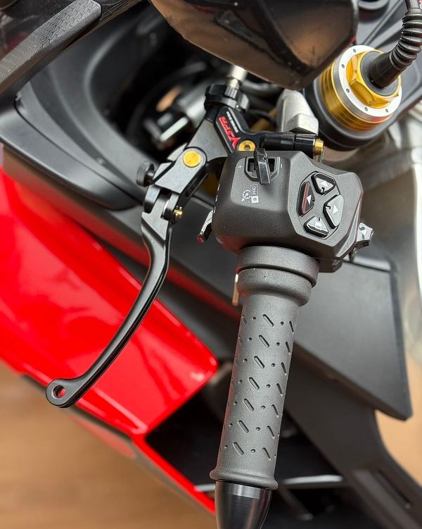 二手阿普利亚RSV4