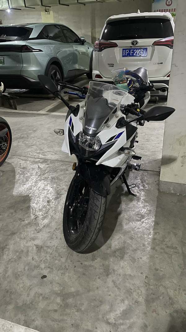 二手豪爵铃木GSX250R