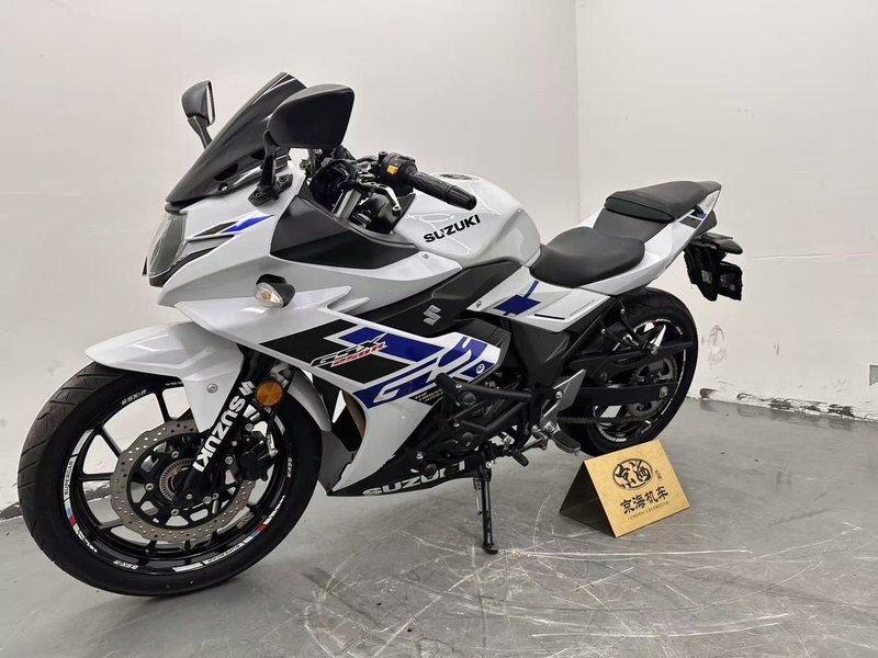 二手豪爵铃木GSX250R