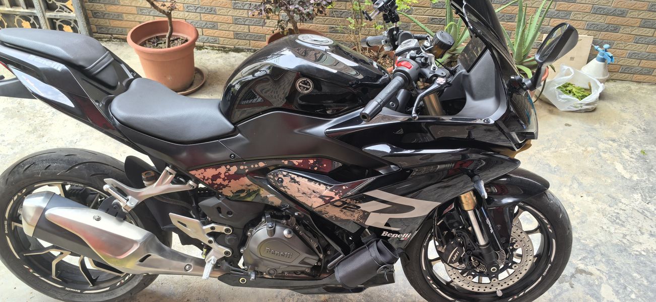 二手贝纳利龙卷风 Tornado 402R