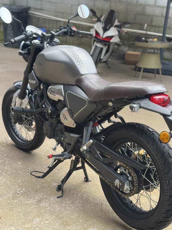 二手五羊本田鸷道 CB190SS