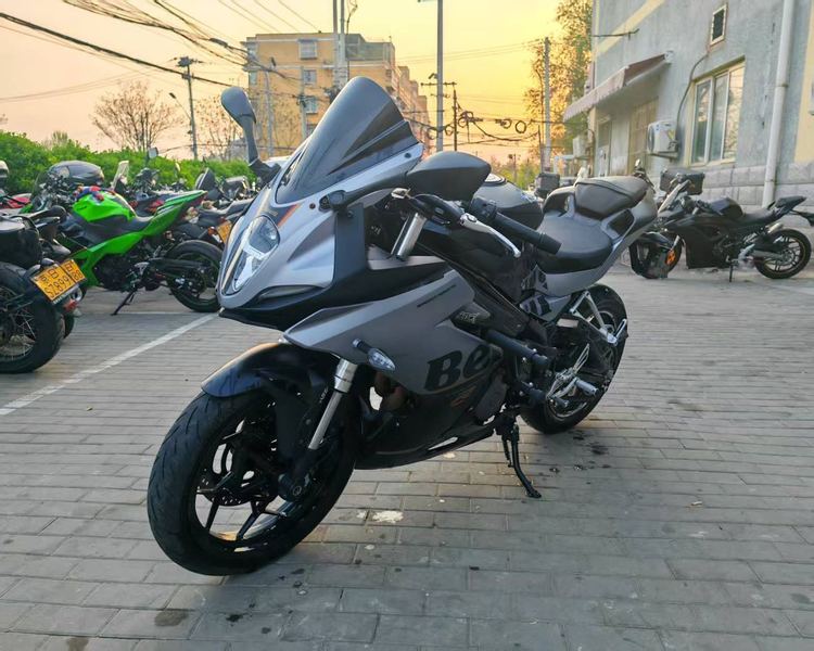 二手贝纳利龙卷风 Tornado 252R