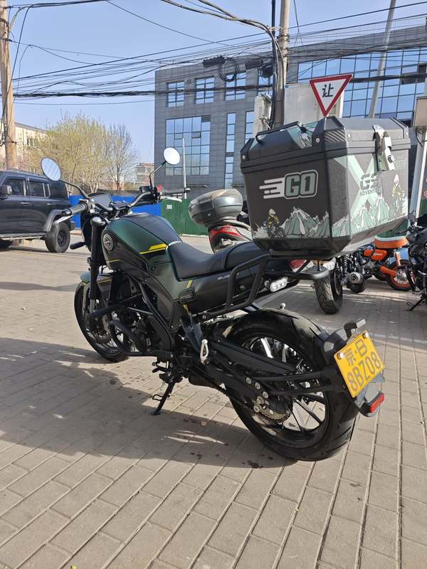 二手贝纳利幼狮 Leoncino 250