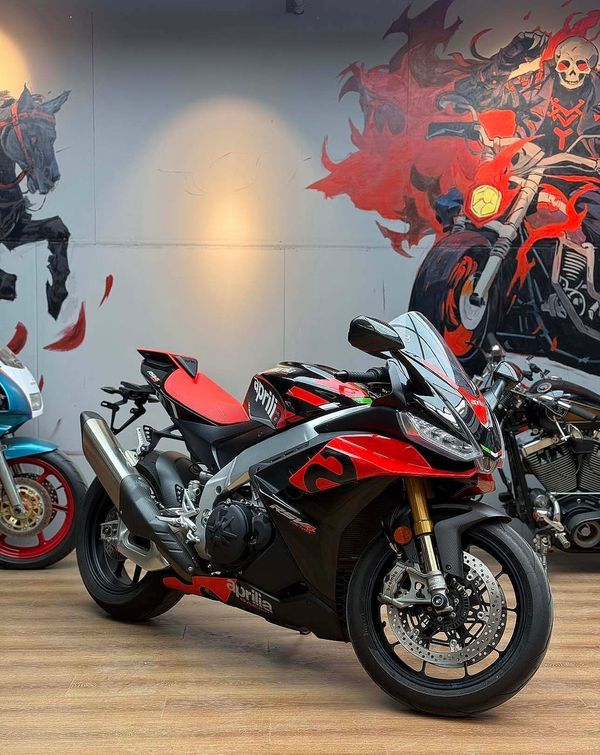 二手阿普利亚RSV4