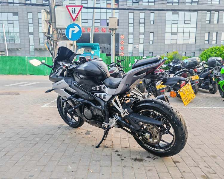 二手贝纳利龙卷风 Tornado 252R