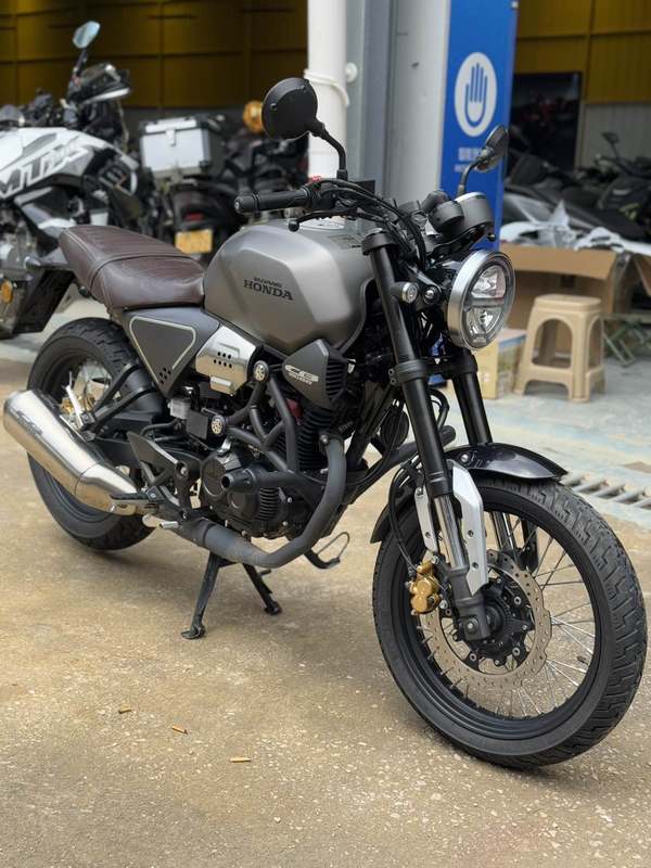 二手五羊本田鸷道 CB190SS