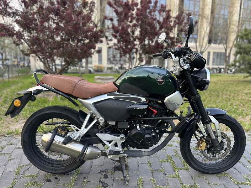 二手五羊本田鸷道 CB190SS