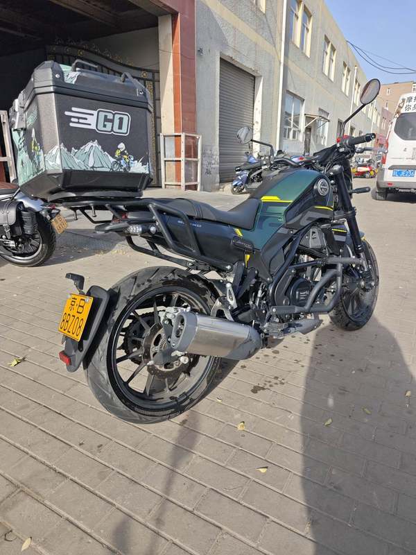 二手贝纳利幼狮 Leoncino 250