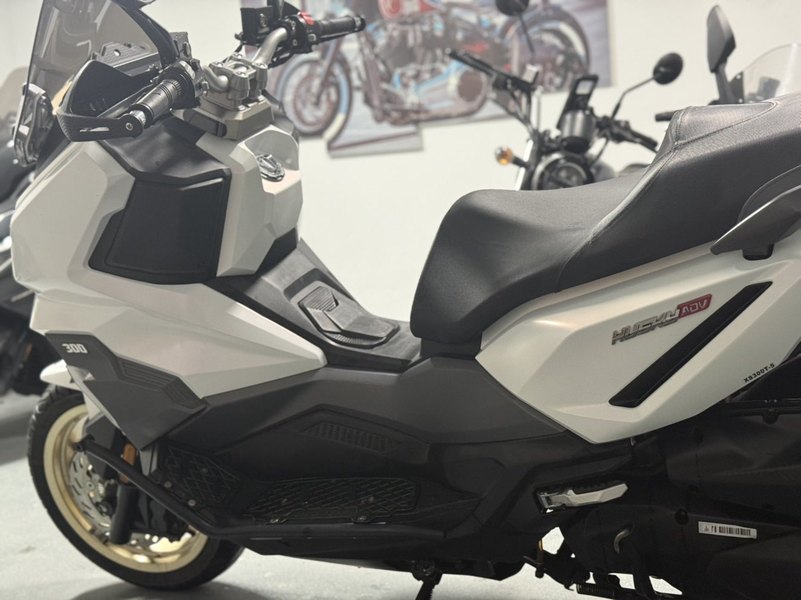 二手三阳哈士奇 Husky ADV300