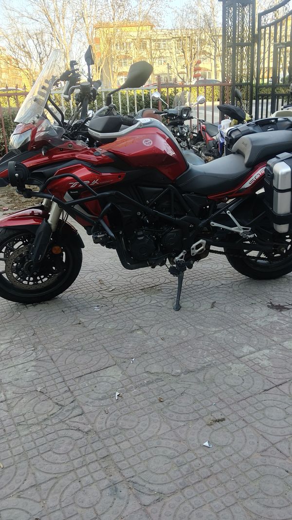 二手贝纳利金鹏 TRK502