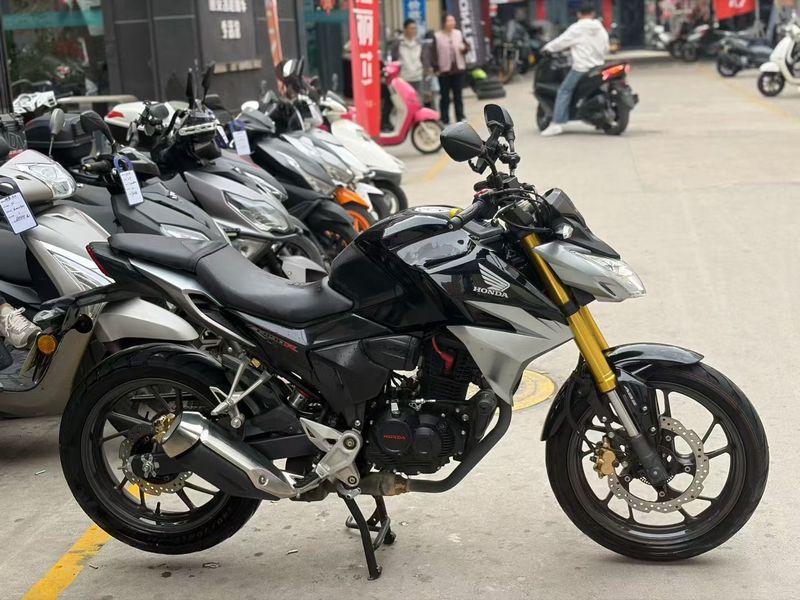 二手五羊本田CB190R 暴锋眼