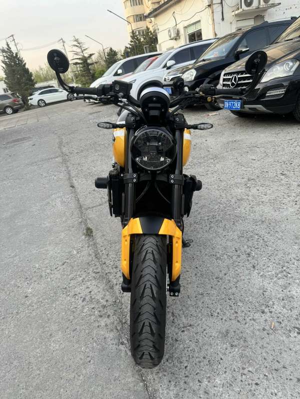 二手凯旋Trident 660