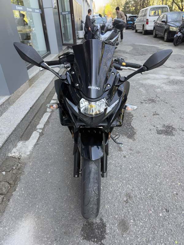 二手豪爵铃木GSX250R