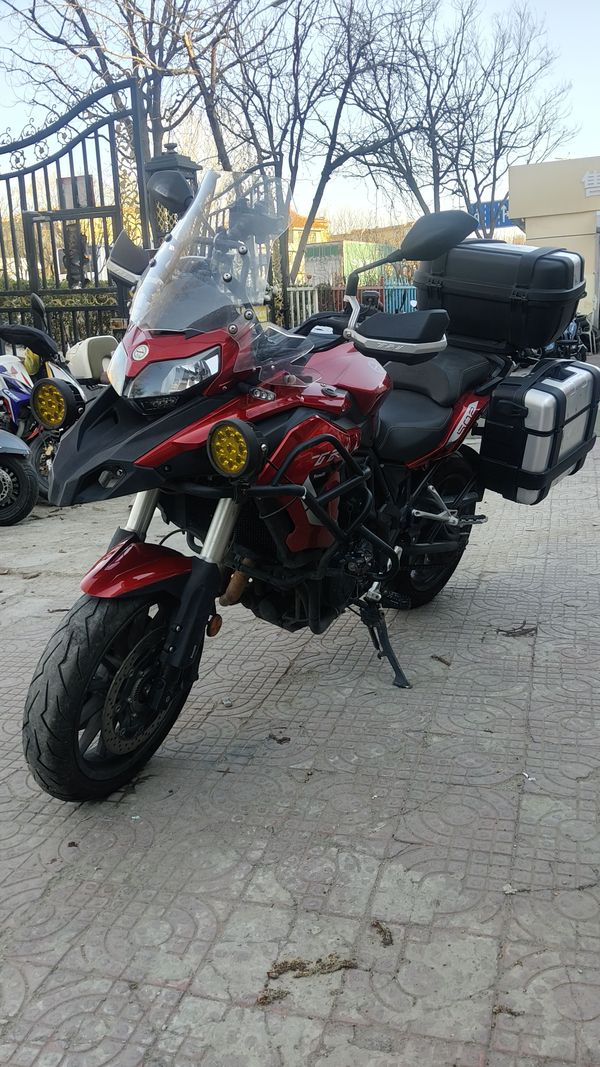 二手贝纳利金鹏 TRK502