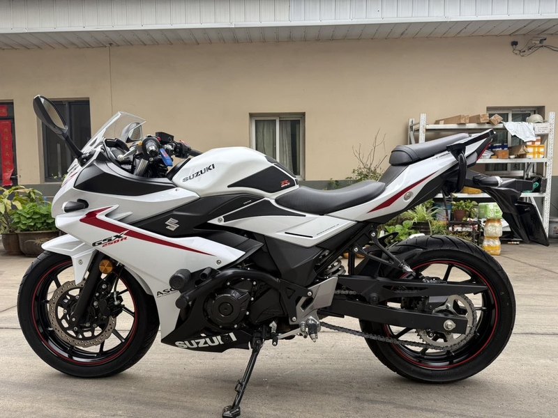 二手豪爵铃木GSX250R