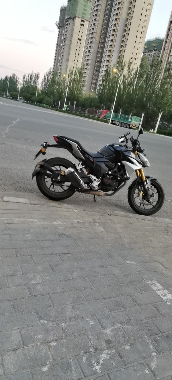 二手五羊本田CB190R 暴锋眼