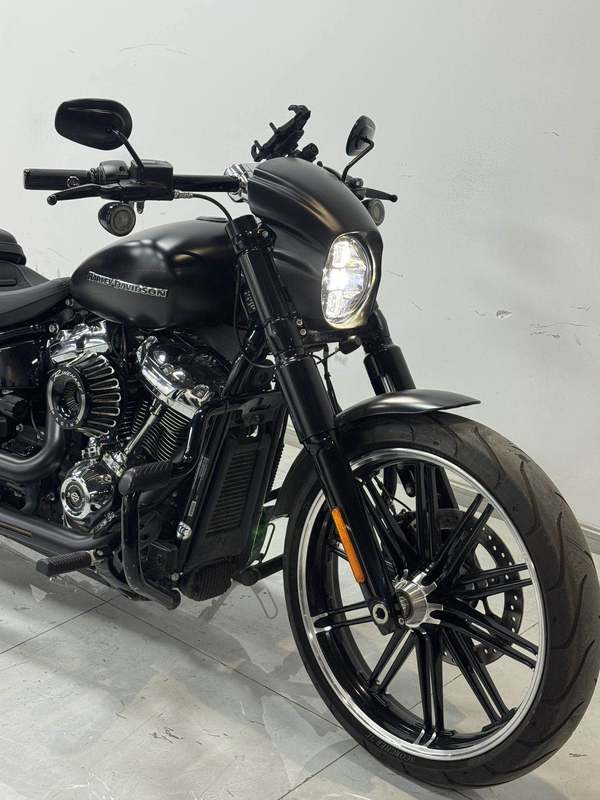 二手哈雷戴维森突破者 Breakout
