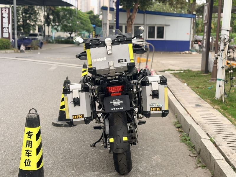 二手贝纳利金鹏 TRK502