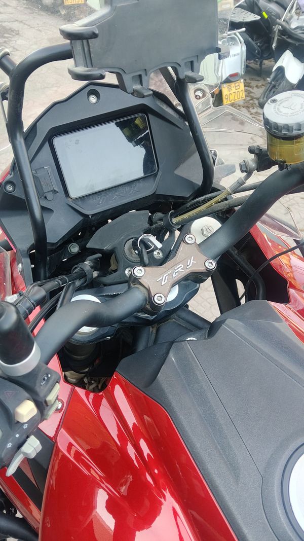 二手贝纳利金鹏 TRK502