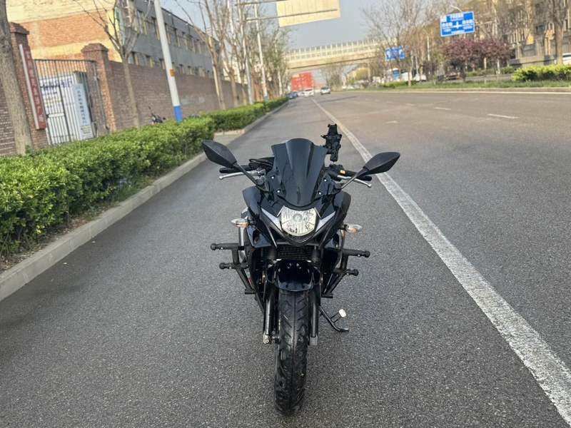 二手豪爵铃木GSX250R