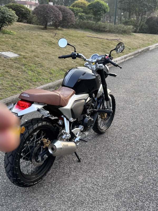 二手五羊本田鸷道 CB190SS