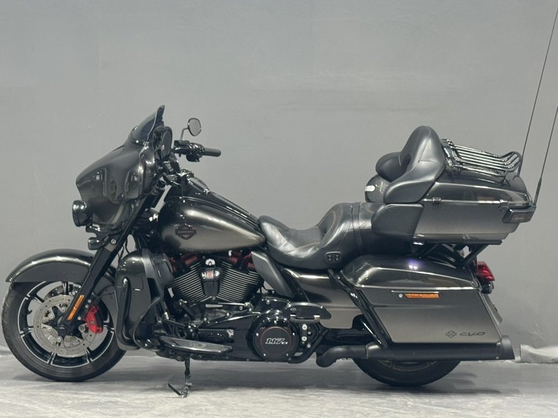 二手哈雷戴维森大道滑翔 Street Glide