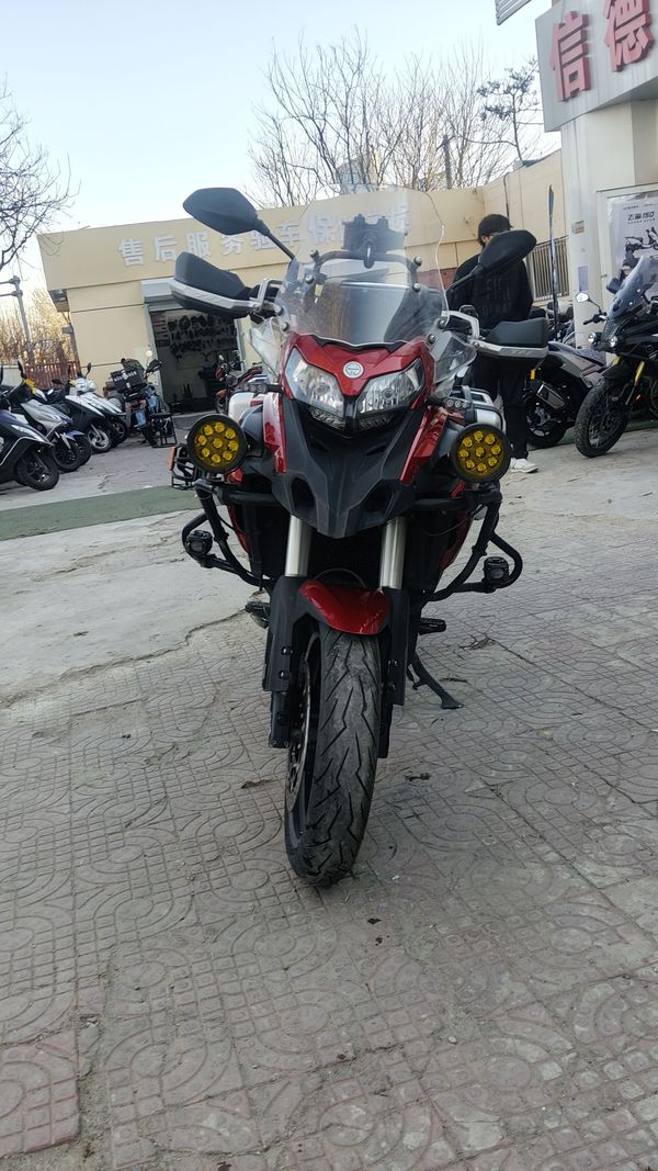 二手贝纳利金鹏 TRK502