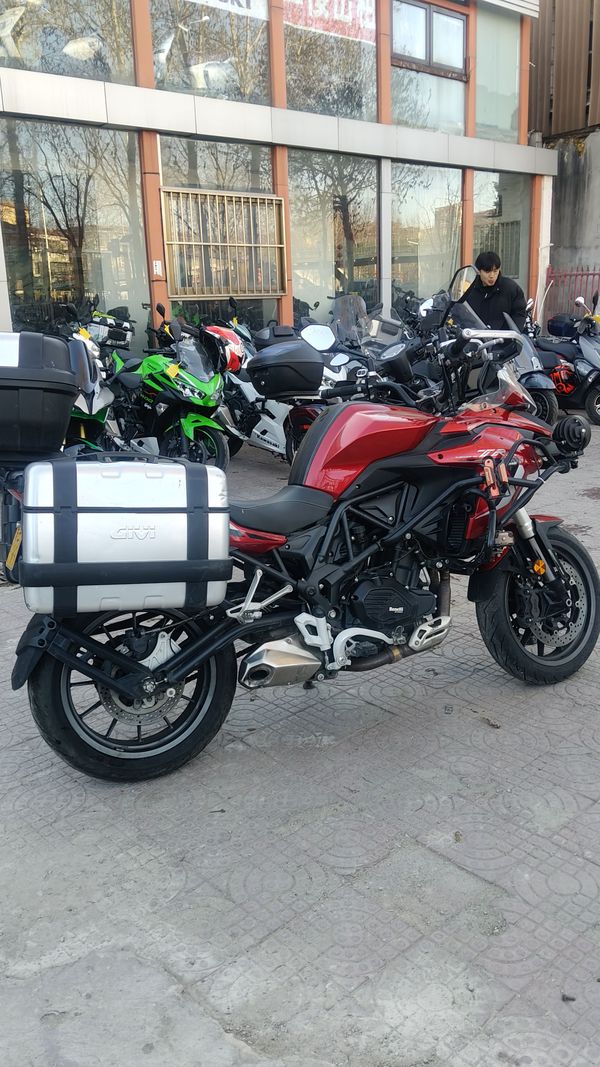 二手贝纳利金鹏 TRK502