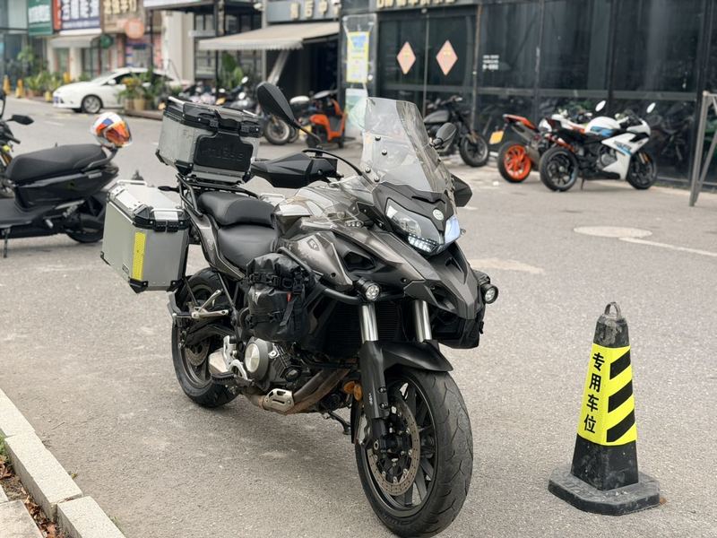 二手贝纳利金鹏 TRK502